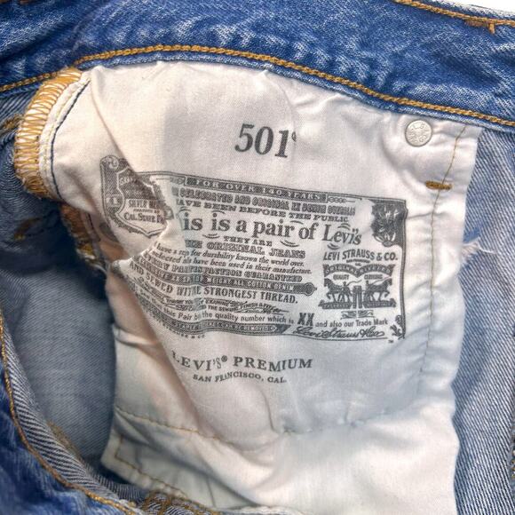 LEVIS 501 Button Fly Coastal Cowgirl Summer Grunge Festival Shorts Raw Hem 29" - Picture 8 of 11